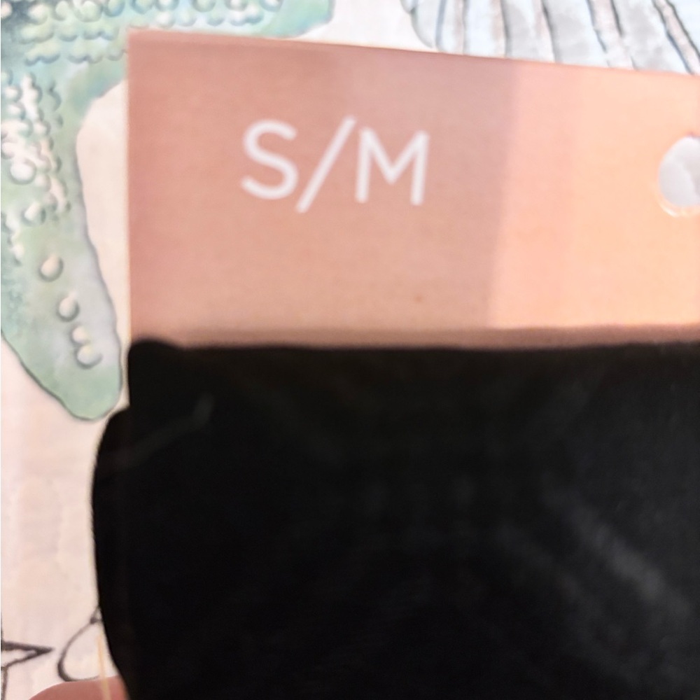 Aria Black Leggings - Picture 7 of 7